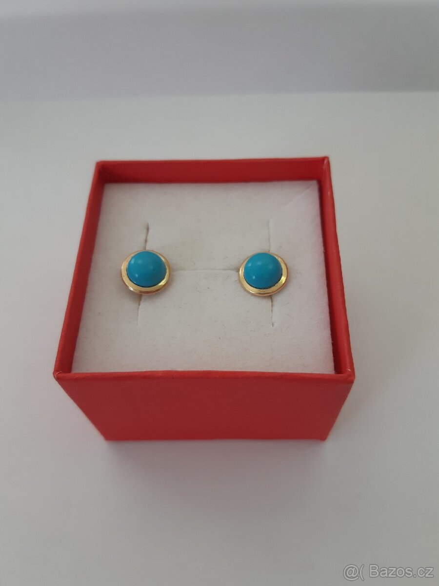 Zlaté náušnice s modrým kamínkem