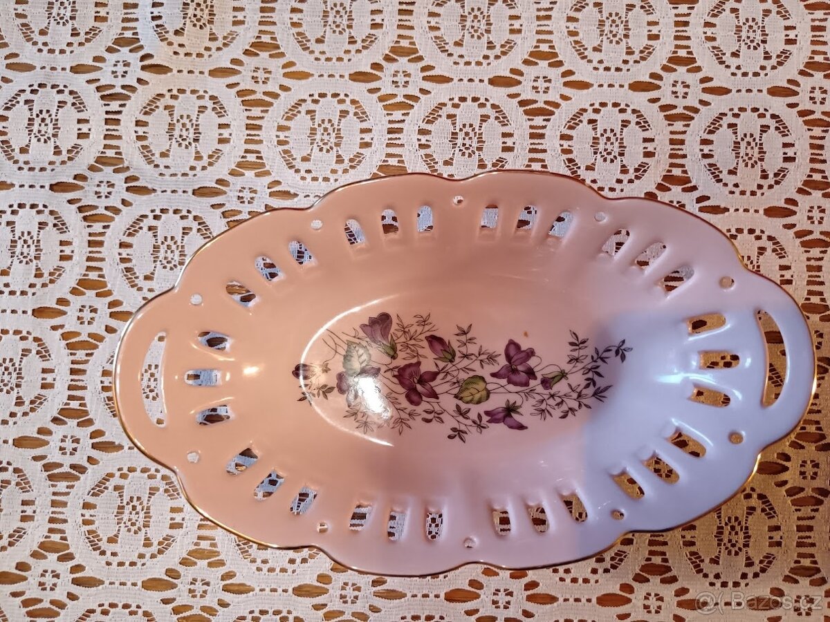 Prolamovaná miska (ažurová) z růžového porcelánu