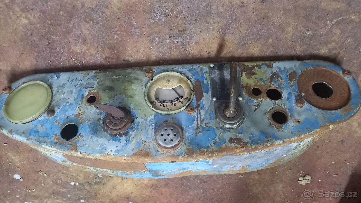 Zetor 25 -plech palubovky