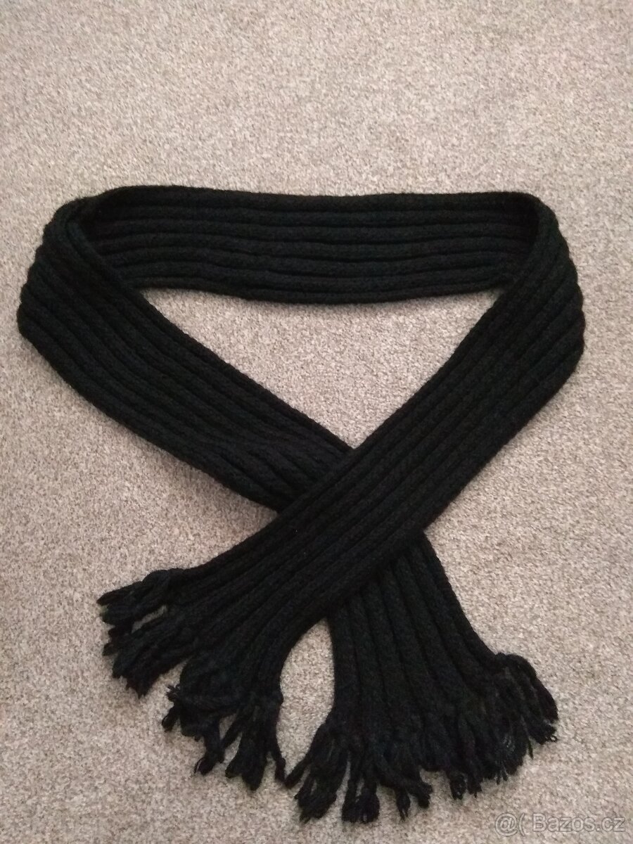 Nová dámská dlouhá zimní ručně pletená šála - tmavě černá