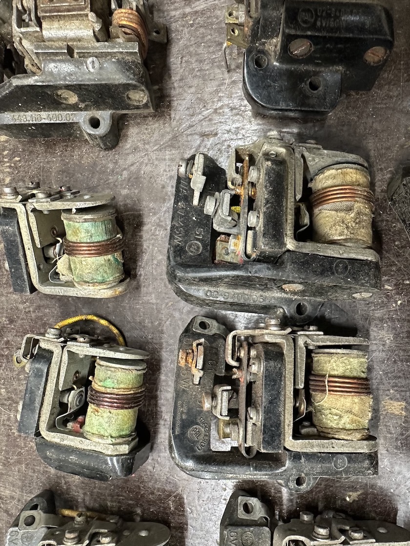 Predám regulátor napatí k zapalovani JAWA ČZ 175 250 350