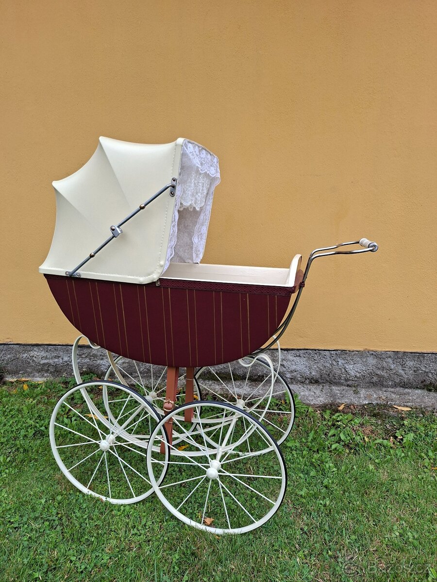 Starožitný kočárek pro panenky č. 797