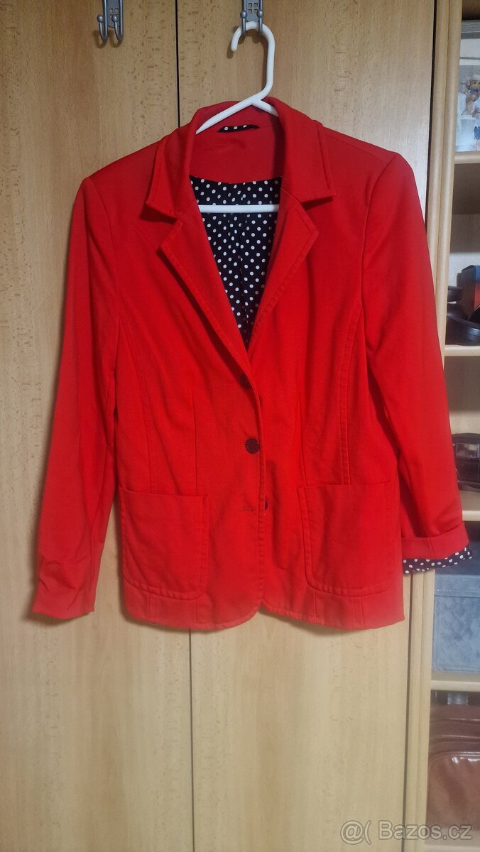 Červené sako