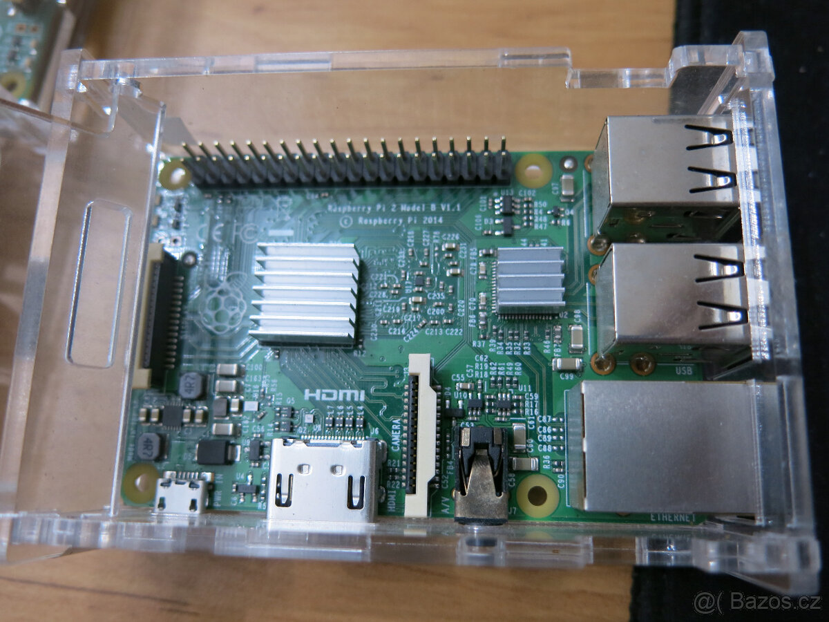 prodám cluster Raspberry Pi 2 a příslušenství