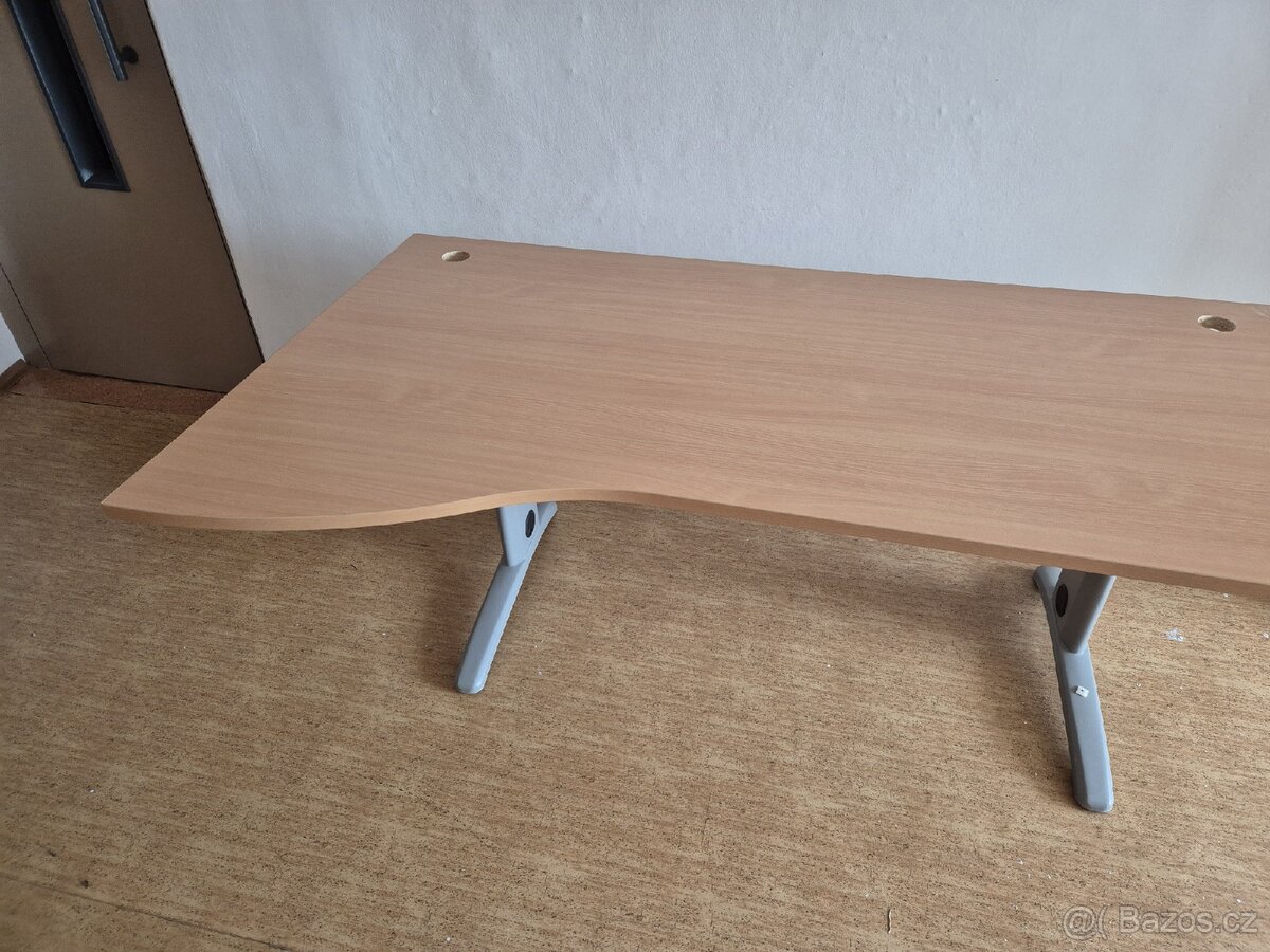 Prodám stůl