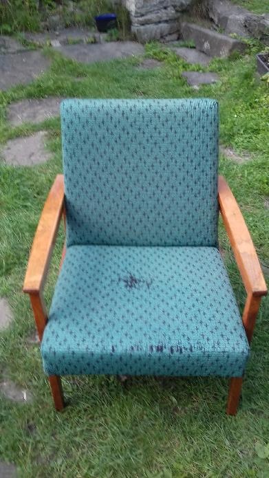 Prodám retro nábytek z půdy - velmi levně