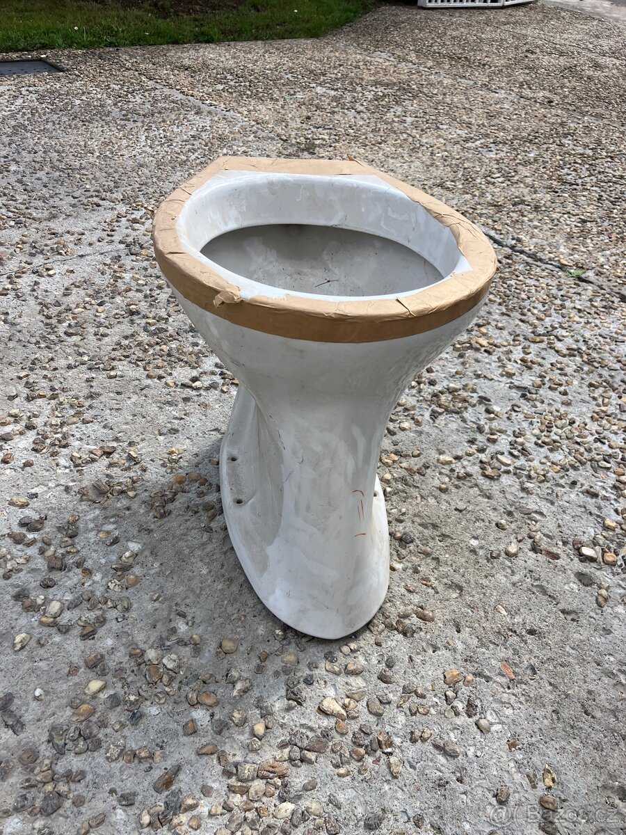 WC keramická mísa starší typ - nové