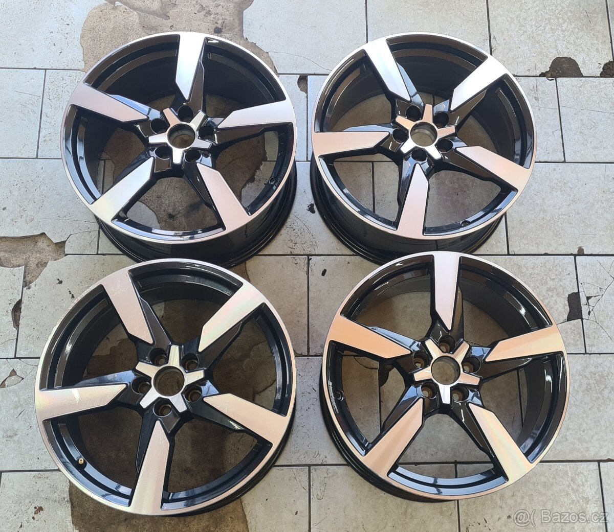 Alu kola originál AUDI TT/TTS/TTRS 5x112 r19