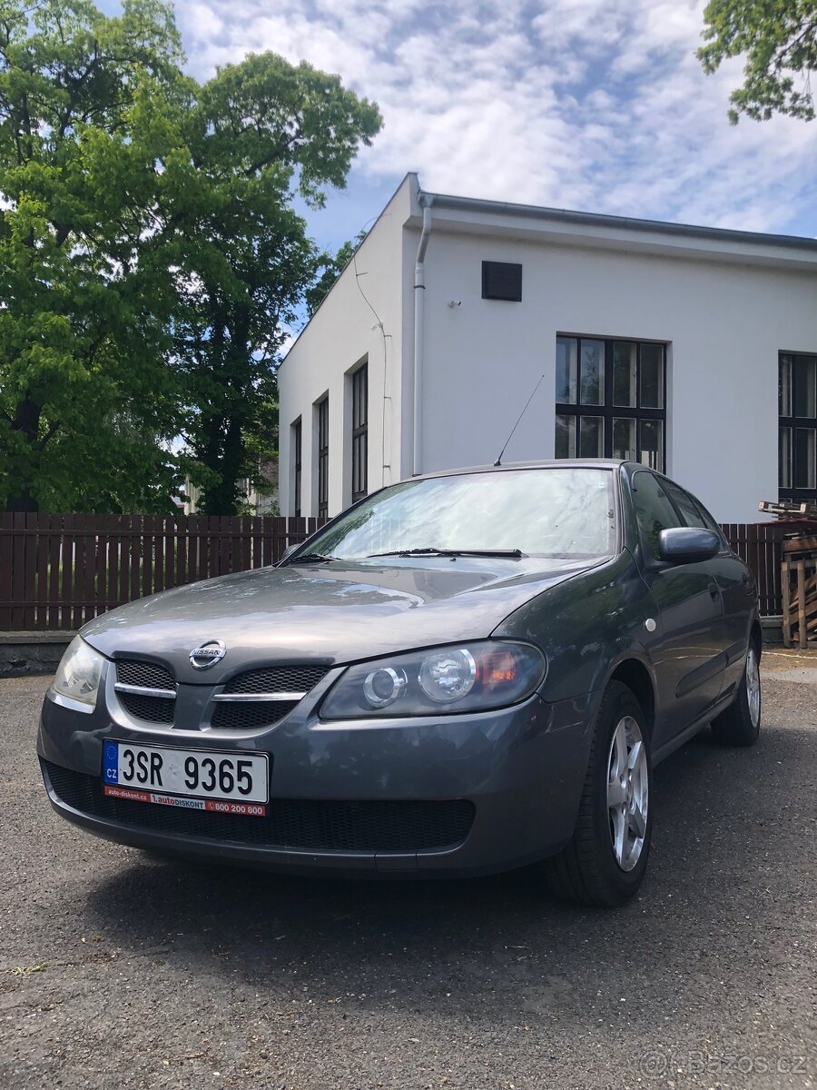 Nissan Almera 1.5i