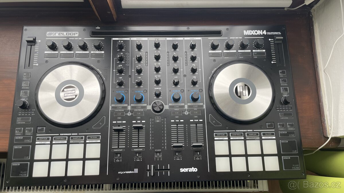 DJ pult RELOOP MIXON 4 DJ