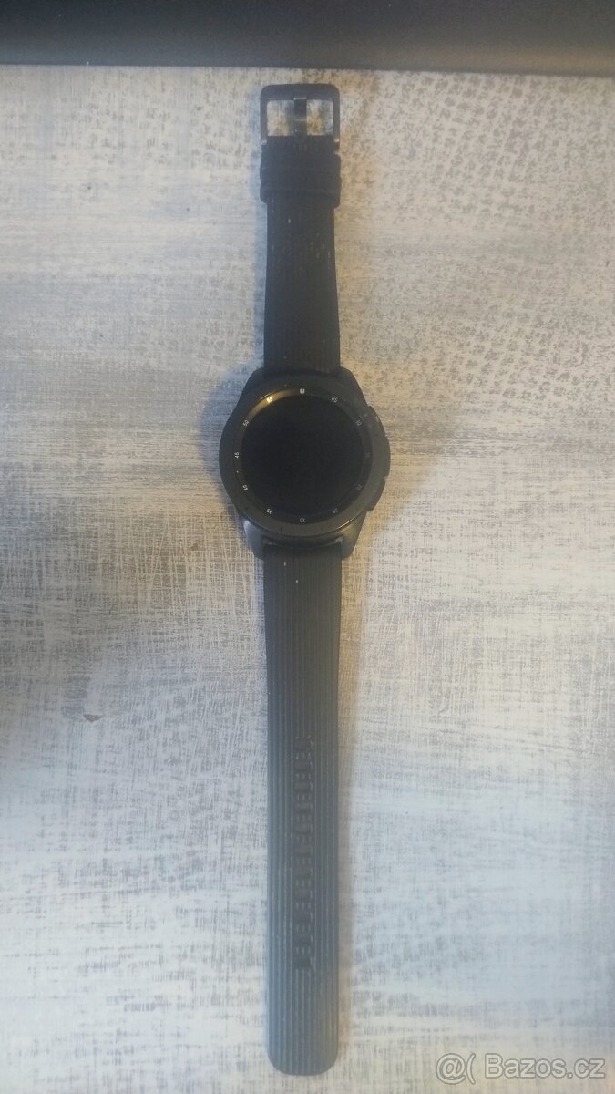 Galaxy watch 42mm s nabíječkou