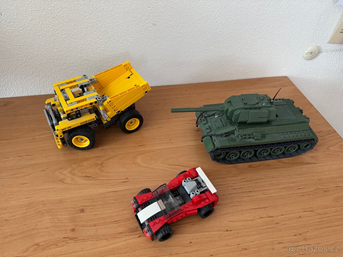 Prodám tyto tři lego sety