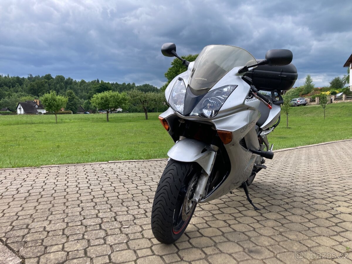 Prodám Hondu VFR 800 Vtec