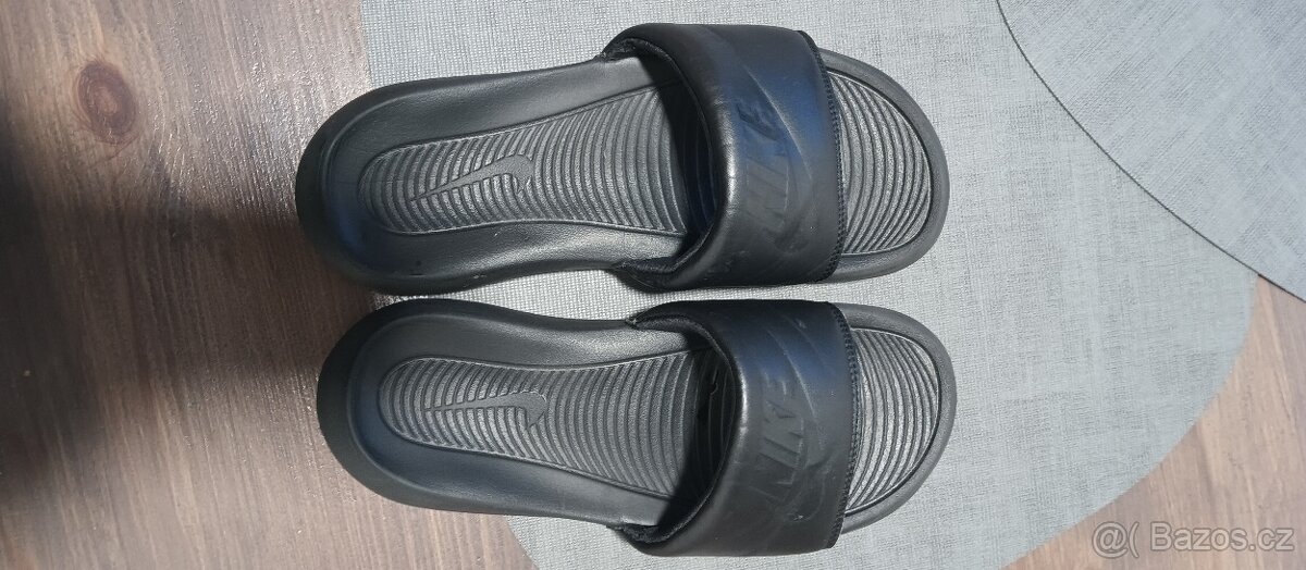 Pantofle Nike