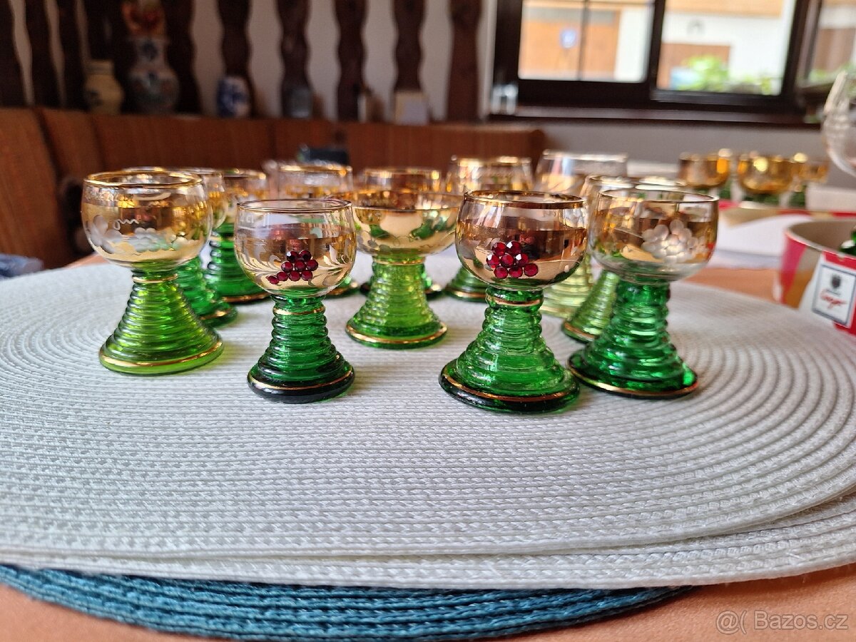 SADA OCHUTNÁVACÍCH SKLENIČEK NA VÍNO RŐMER