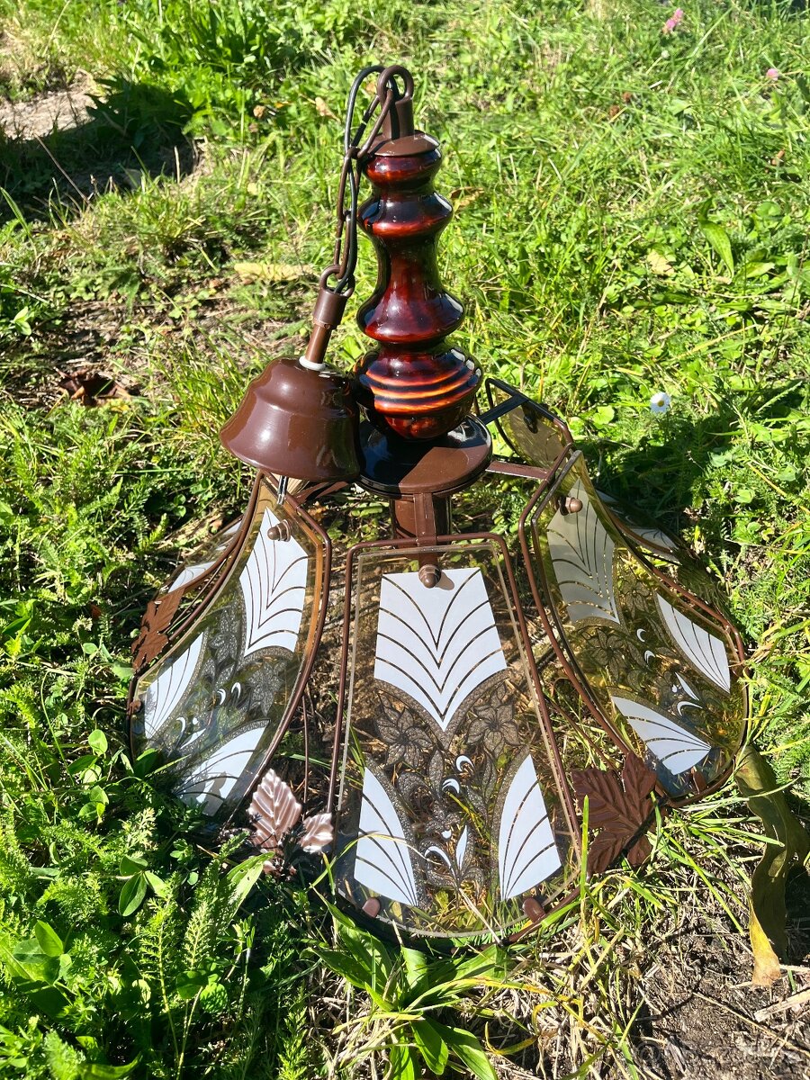 retro lustr a lampička