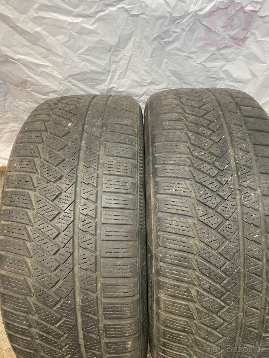 235/45R18