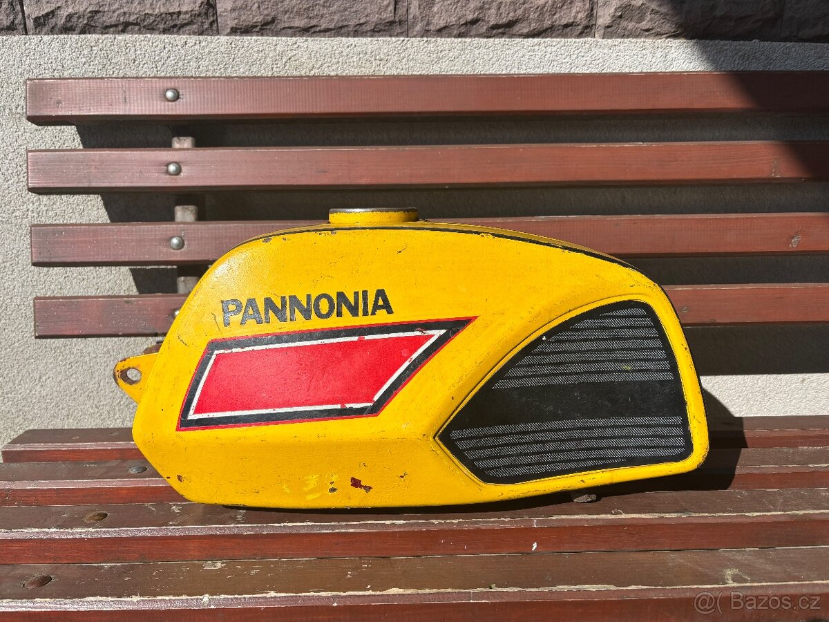 Bez hrdze nádrž čz