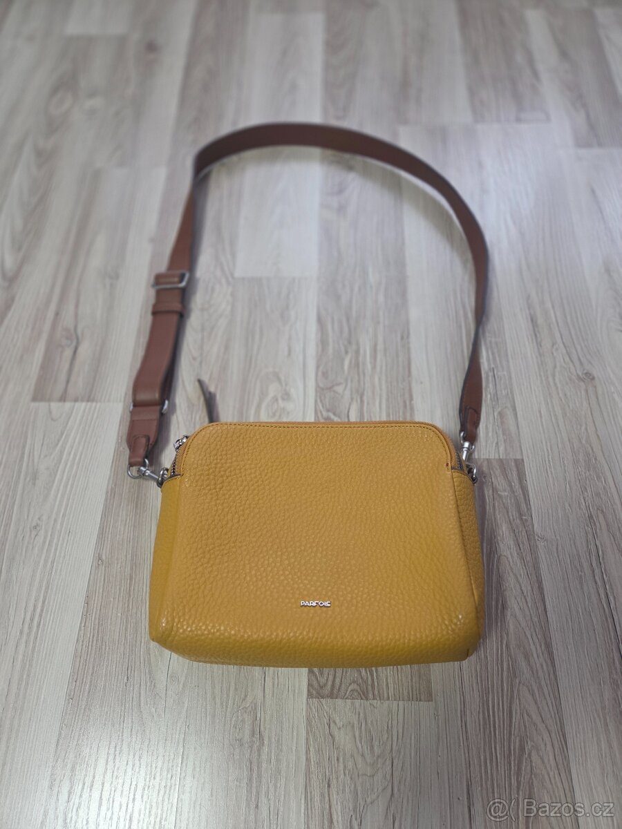 Crossbody hořčicová kabelka