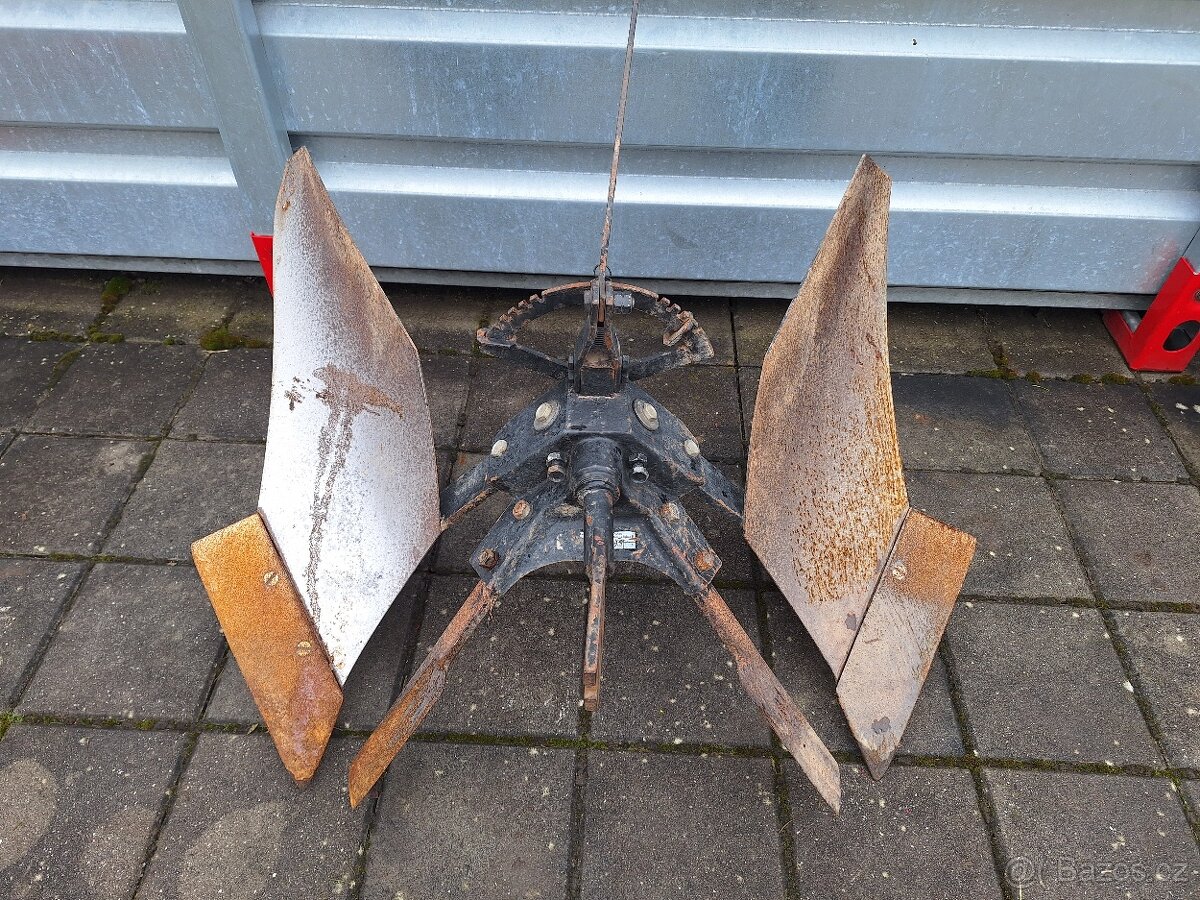 Pluh obracák Vari APH 352