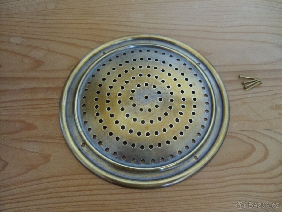 Větrací mosazné mřížky na špajzky prům. 12cm