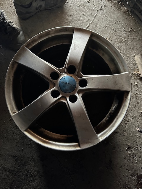 Alu kola Dezent R16 5x108
