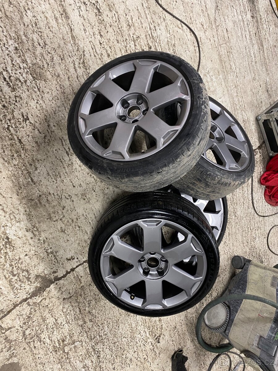 Kola audi avus r18