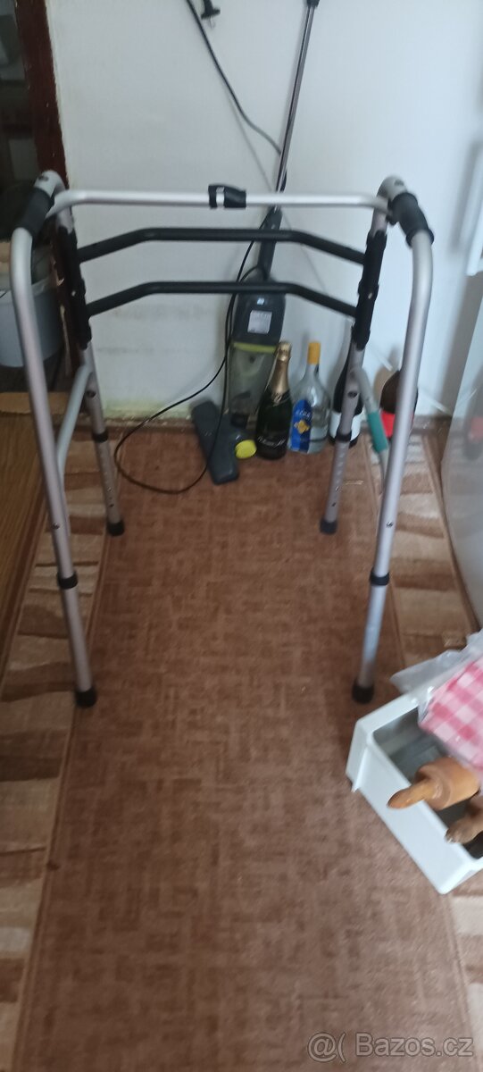 Sedátko a opiratko