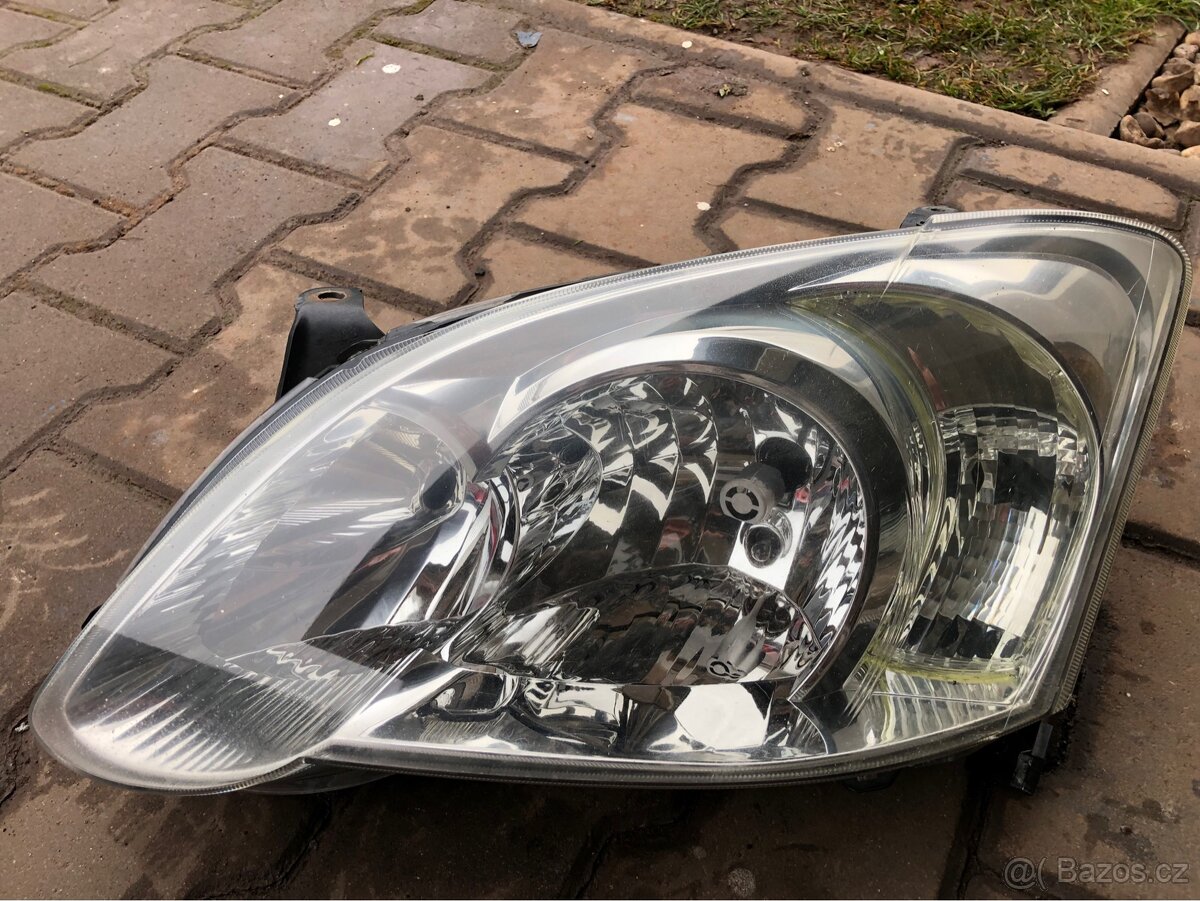Levé přední světlo Toyota Corolla