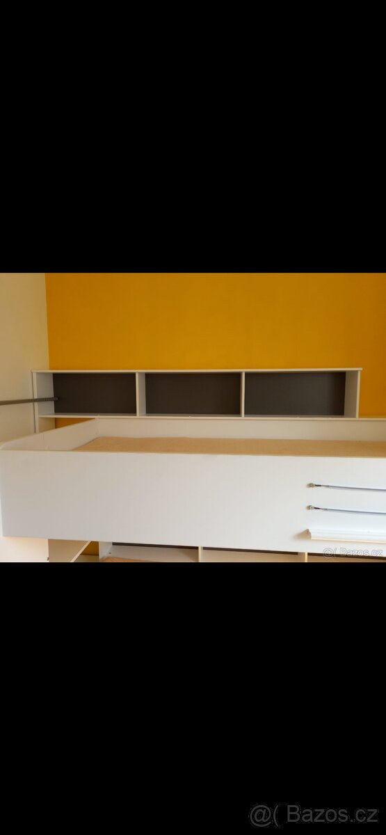 Postel dvoupatrova