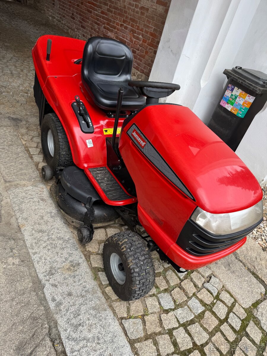 Zahradní traktor Jonsered( Husqvarna)