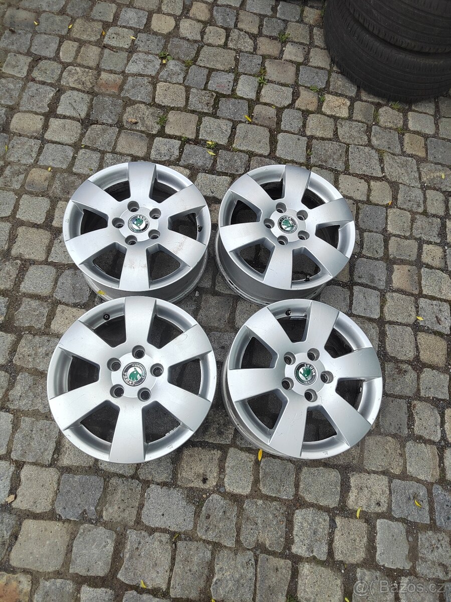 Prodám orig alu 15 škoda Octavia 2 5x112 ET 47