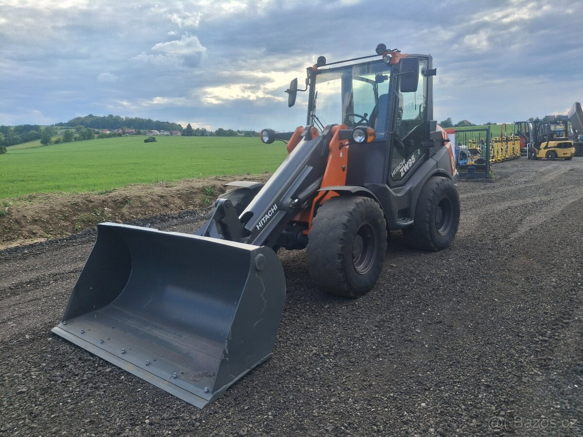 Prodám nakládač Hitachi ZW95-6V