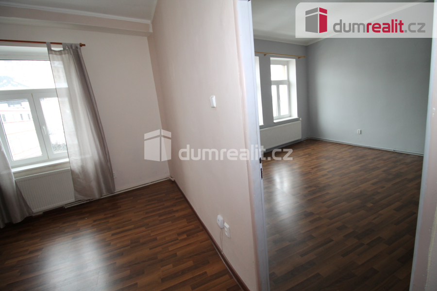 Pěkný dobře dispozičně byt 2+1 ve třetím patře cihlového dom