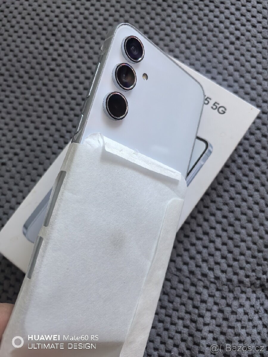 Samsung Galaxy A55 5G úplně nový komplet baleni