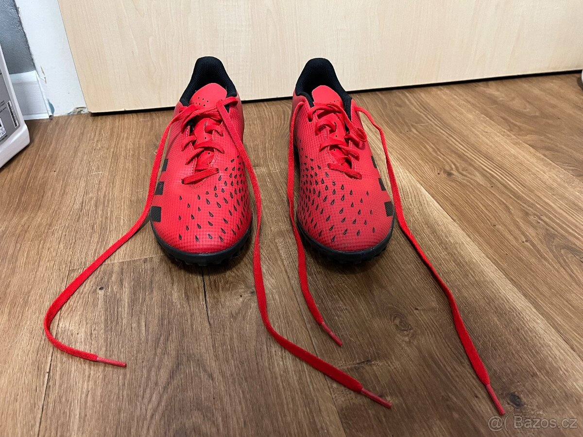 Pánské kopačky Adidas Predator Freak 4 TF Performance FY6341