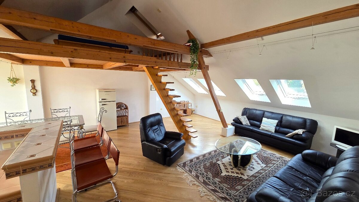 Pronájem podkrovního bytu 3+kk, 74m², Frenštát p/R