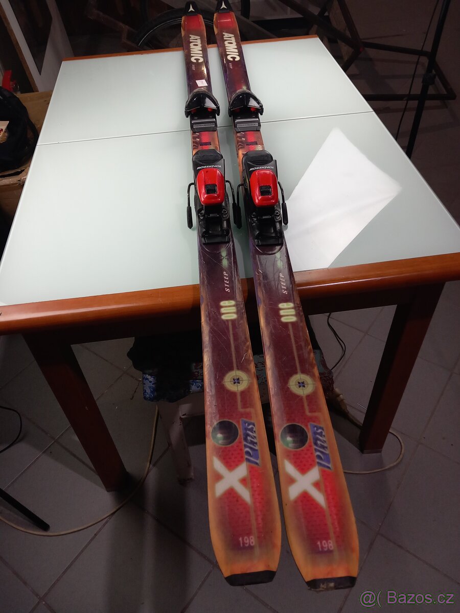Lyže značky Atomic, model STEEP X
