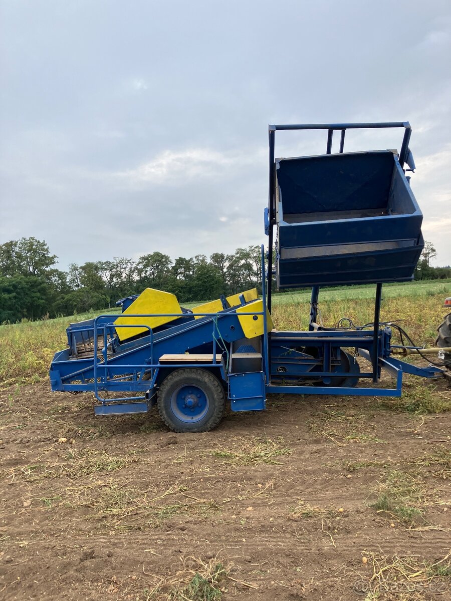 Kombajn na brambory Karlik z 642