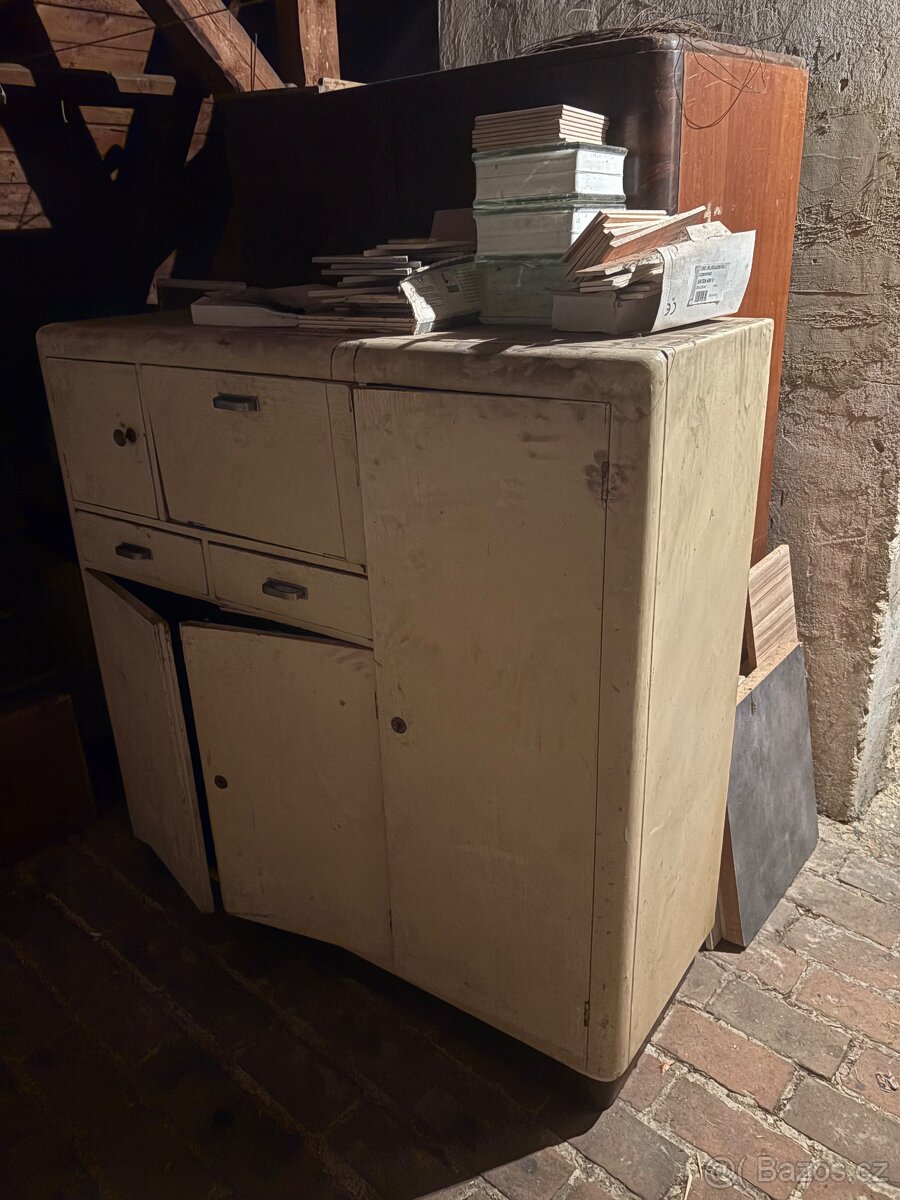 Prodam stary nabytek