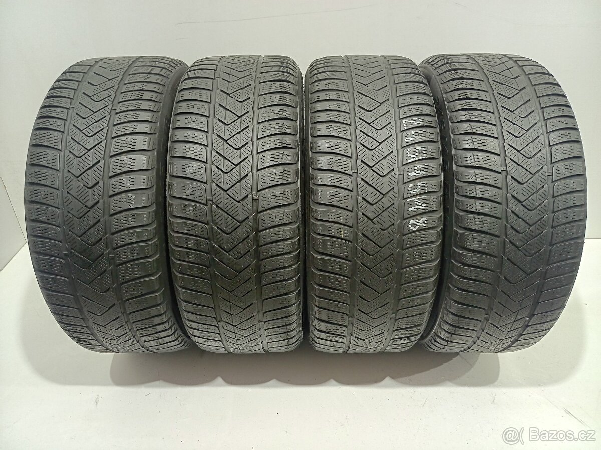 Zimní pneu 245/45/18 Pirelli