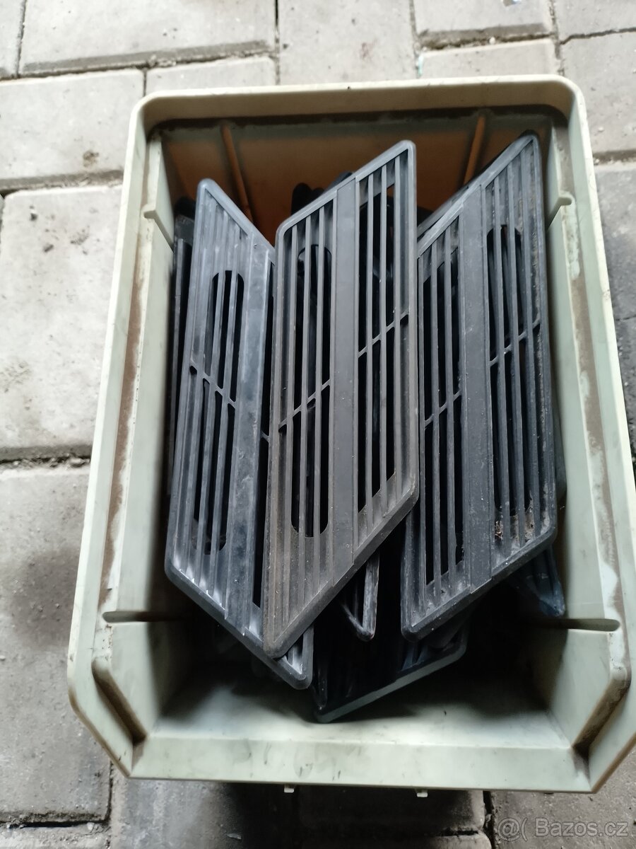 Škoda 105L 120L 130L mřížky C sloupků