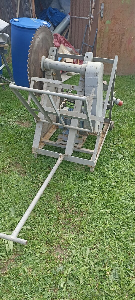 Cirkulárka s kolébkou