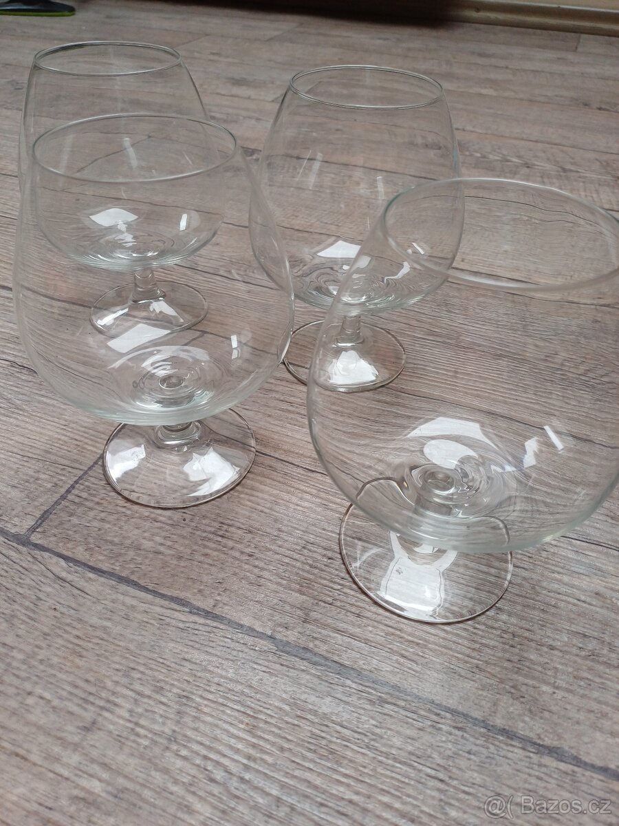 Nové skleničky na koňak