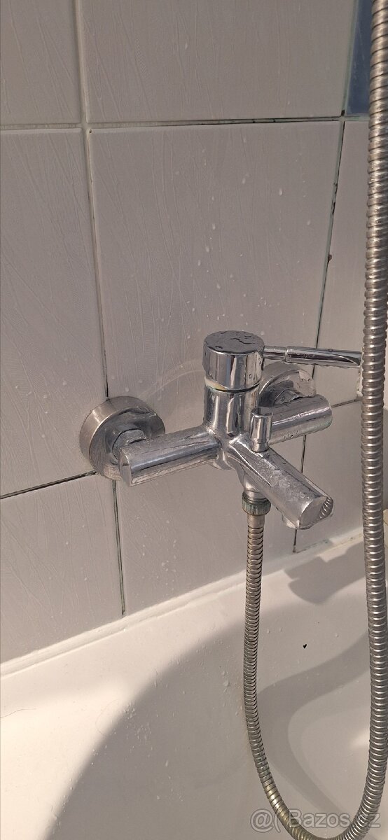 Vanová baterie se sprchou