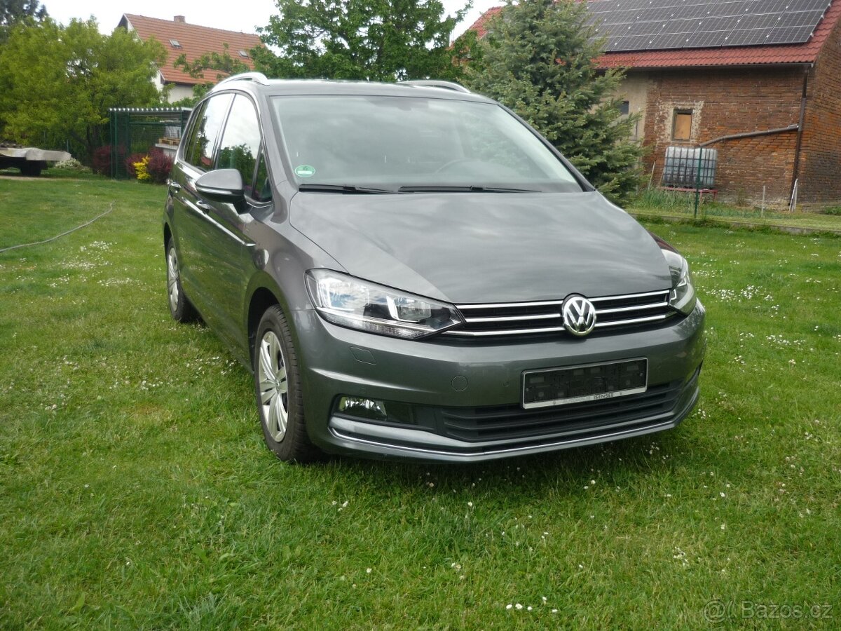 VW Touran, 1,6Tdi, rv 2018, 7 míst