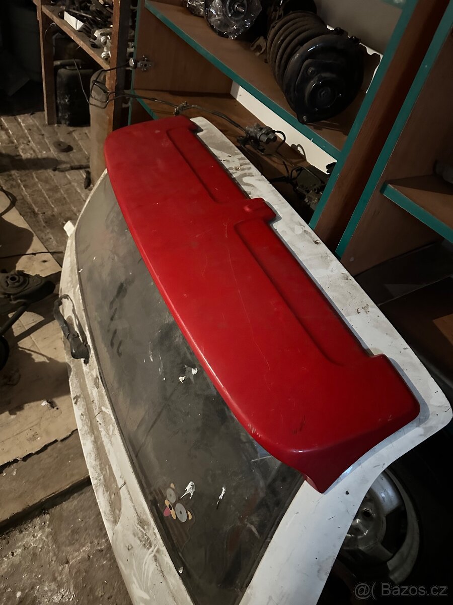 Křídlo Nissan sunny gtr n14