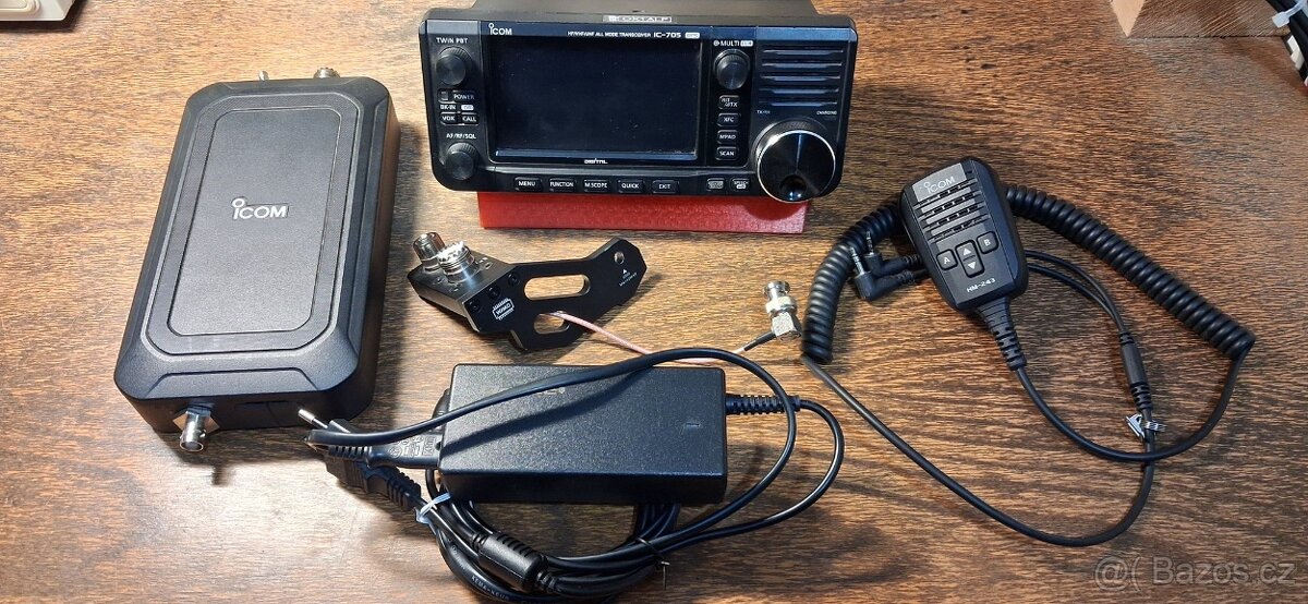 Icom IC-705 + AH-705 + příslušenství