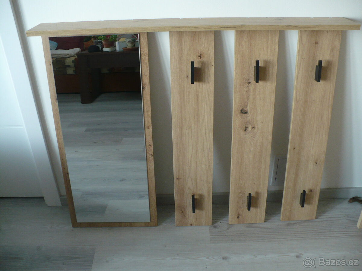 předsínová stěna