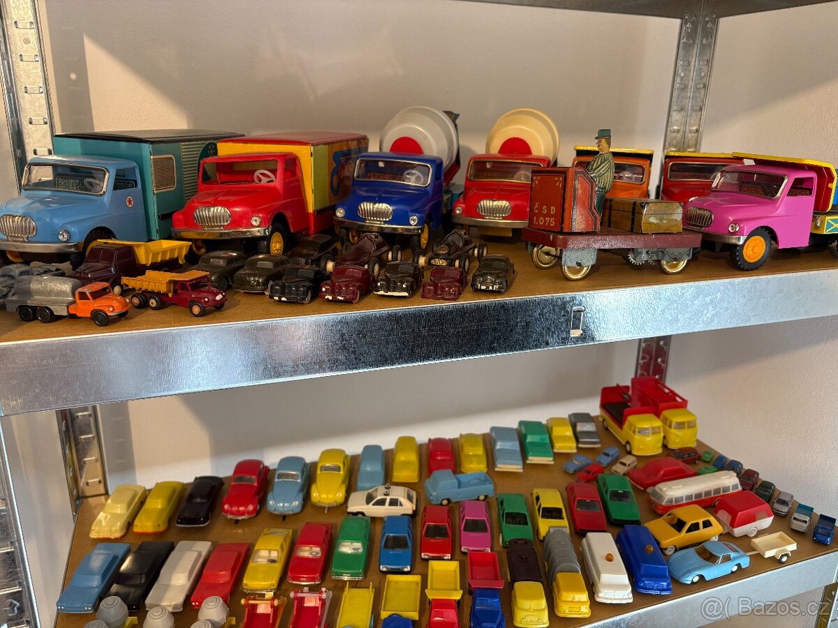 SBÍRÁM STARÉ HRAČKY